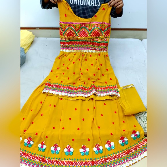 Peplum top - Lehenga set - Picture 1 of 1